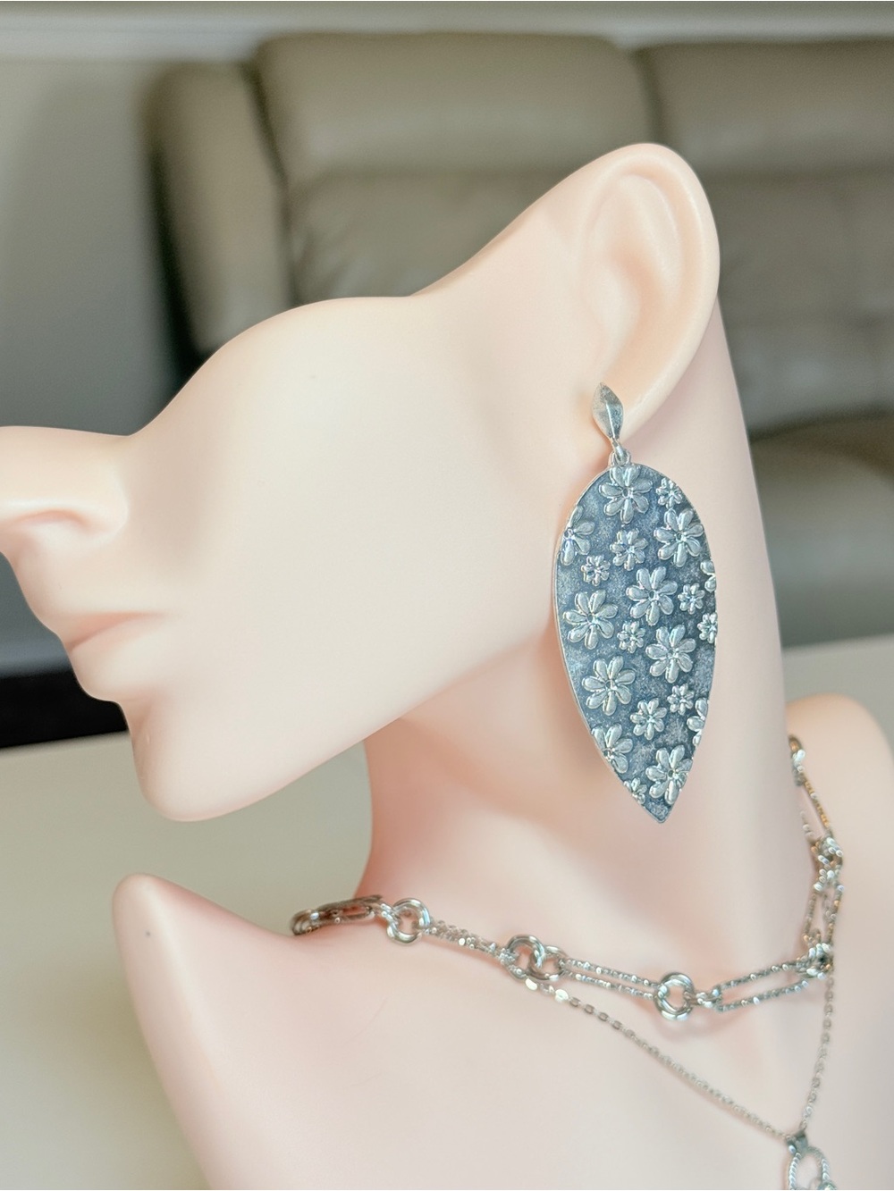 Silver Floral Teardrop Dangle Earrings - Picture 3 of 12
